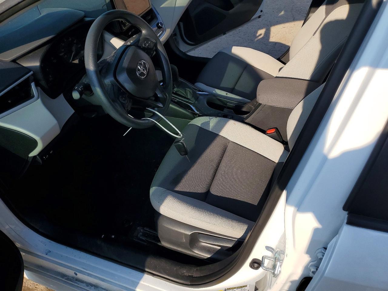 2025 Toyota Corolla Le - Фото 7