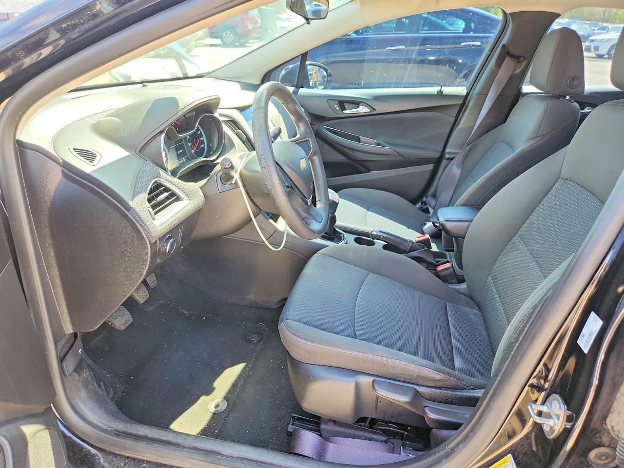 2017 Chevrolet Cruze Ls - Фото 7