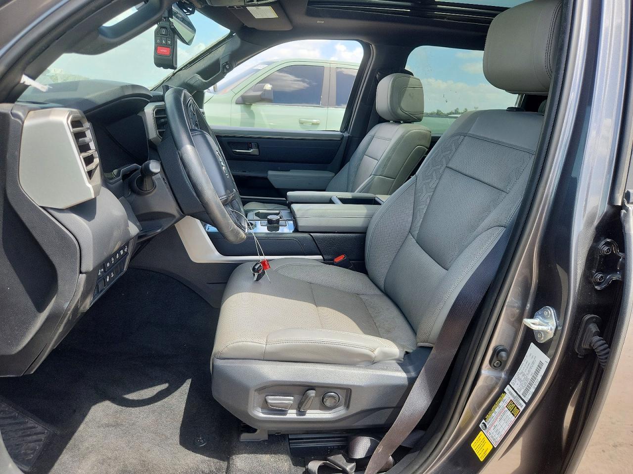 2025 Toyota Tundra Crewmax Limited - Image 7