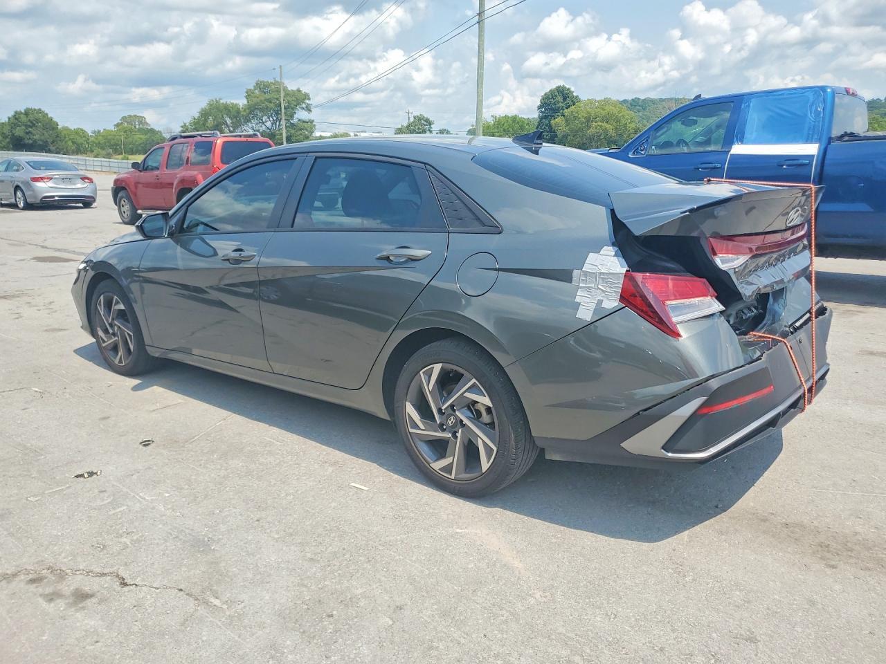 2025 Hyundai Elantra Sel Sport - Фото 2