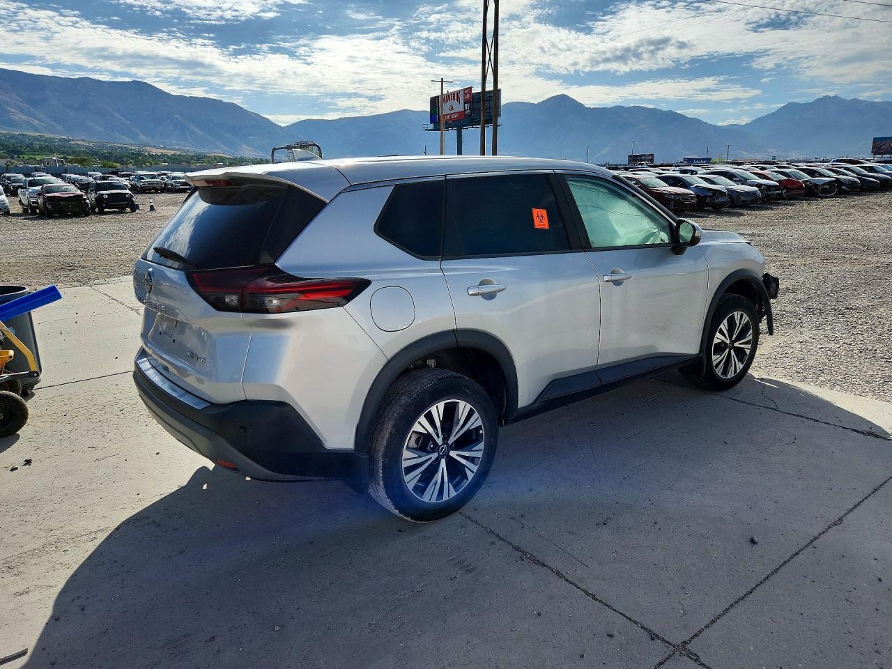 2023 Nissan Rogue Sv - Фото 3