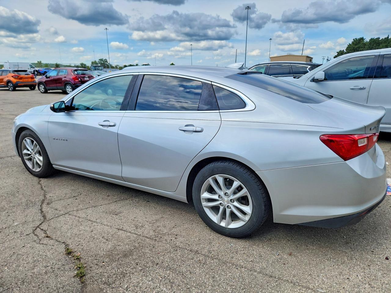 2016 Chevrolet Malibu Lt - Image 2