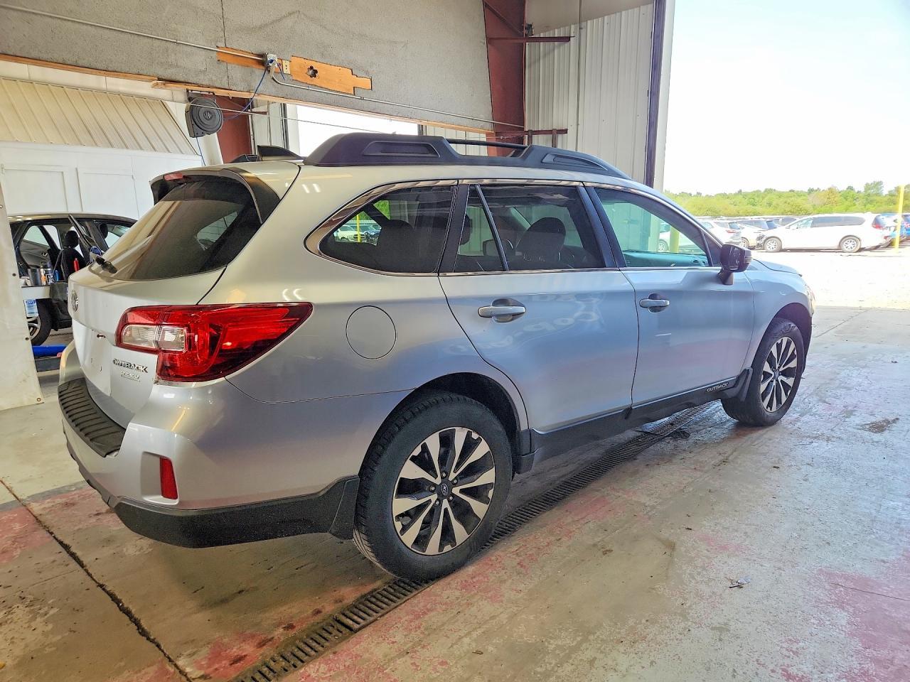 2017 Subaru Outback 2.5I Limited - Image 3