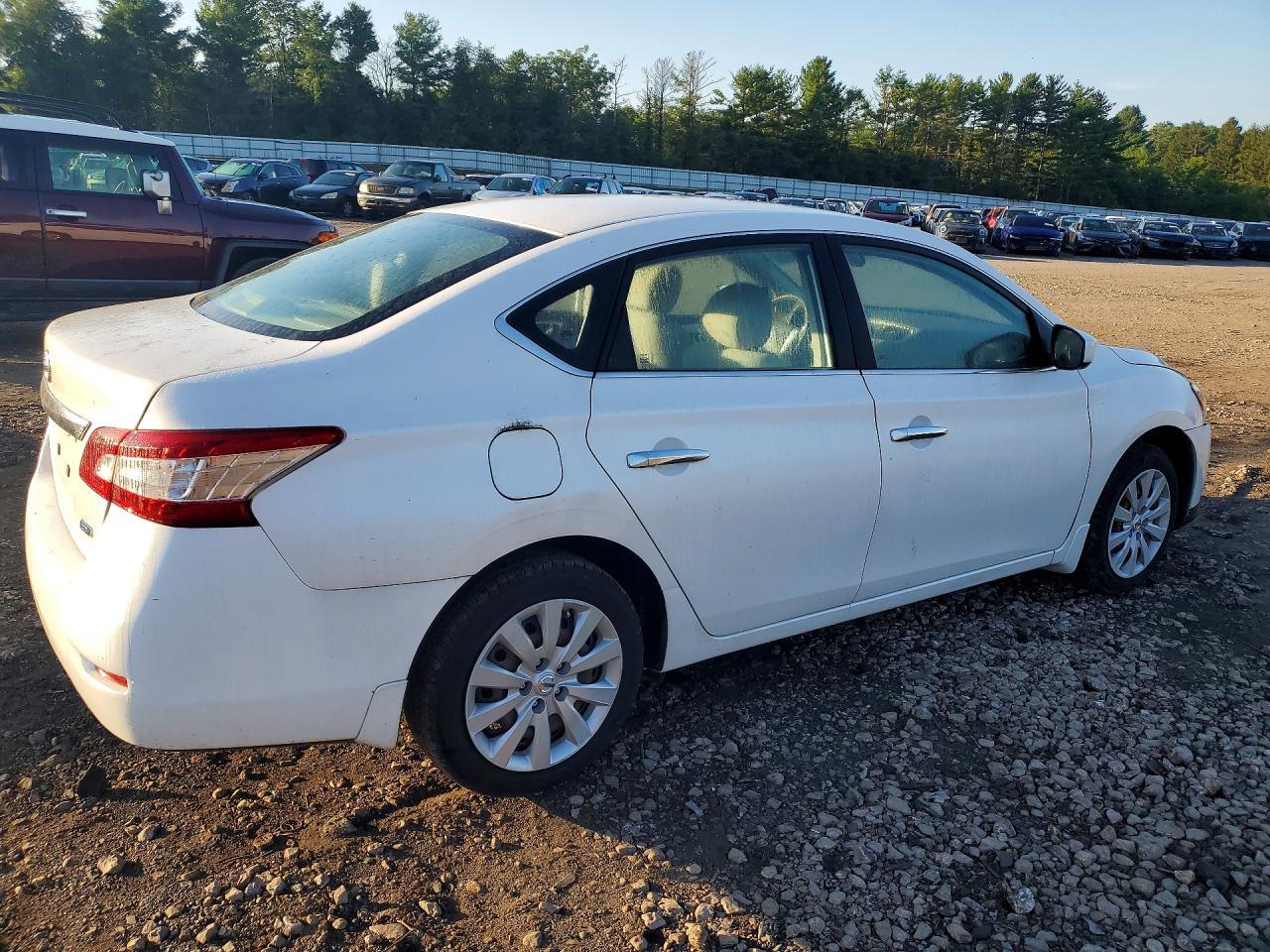 2014 Nissan Sentra S - Фото 3