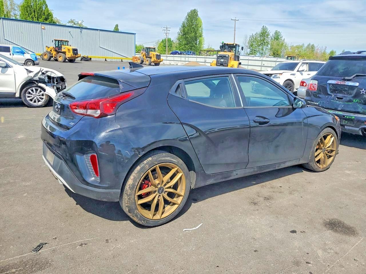 2016 Hyundai Veloster Base - Фото 3
