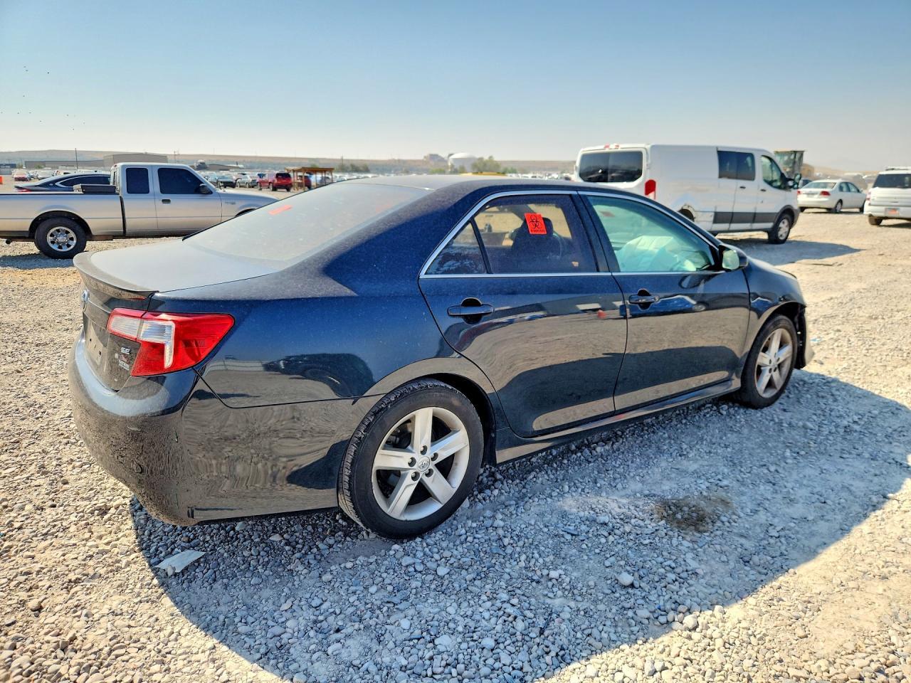 2014 Toyota Camry Se - Image 3
