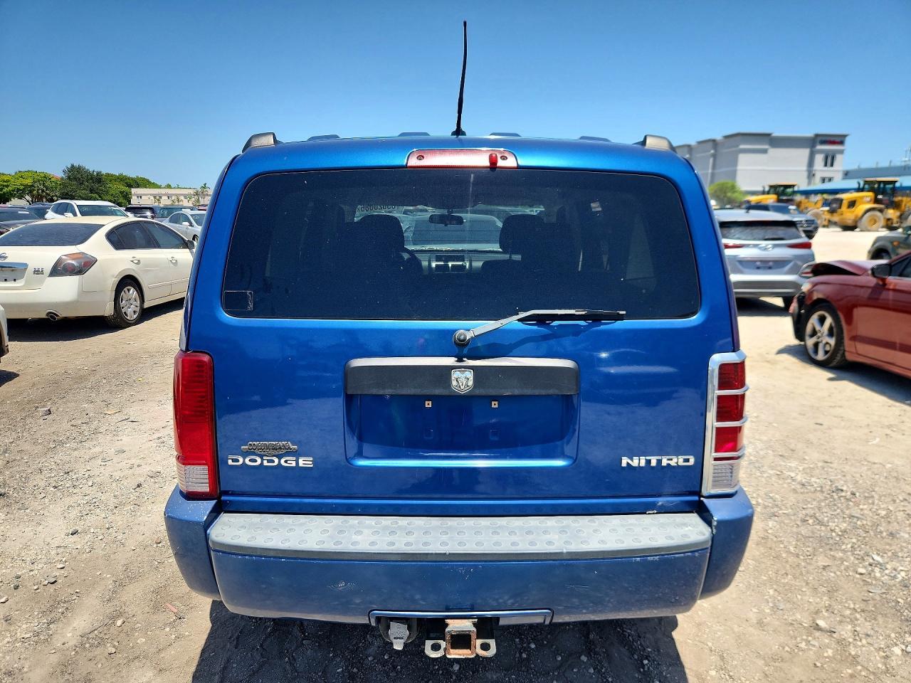 2010 Dodge Nitro Se - Image 6