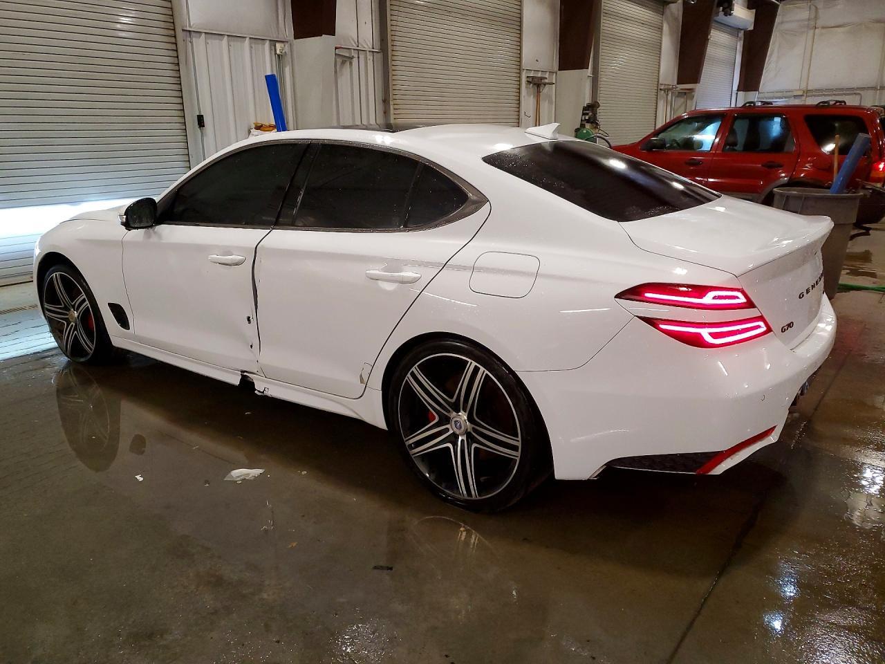 2023 Genesis G70 3.3T Standard - Фото 2