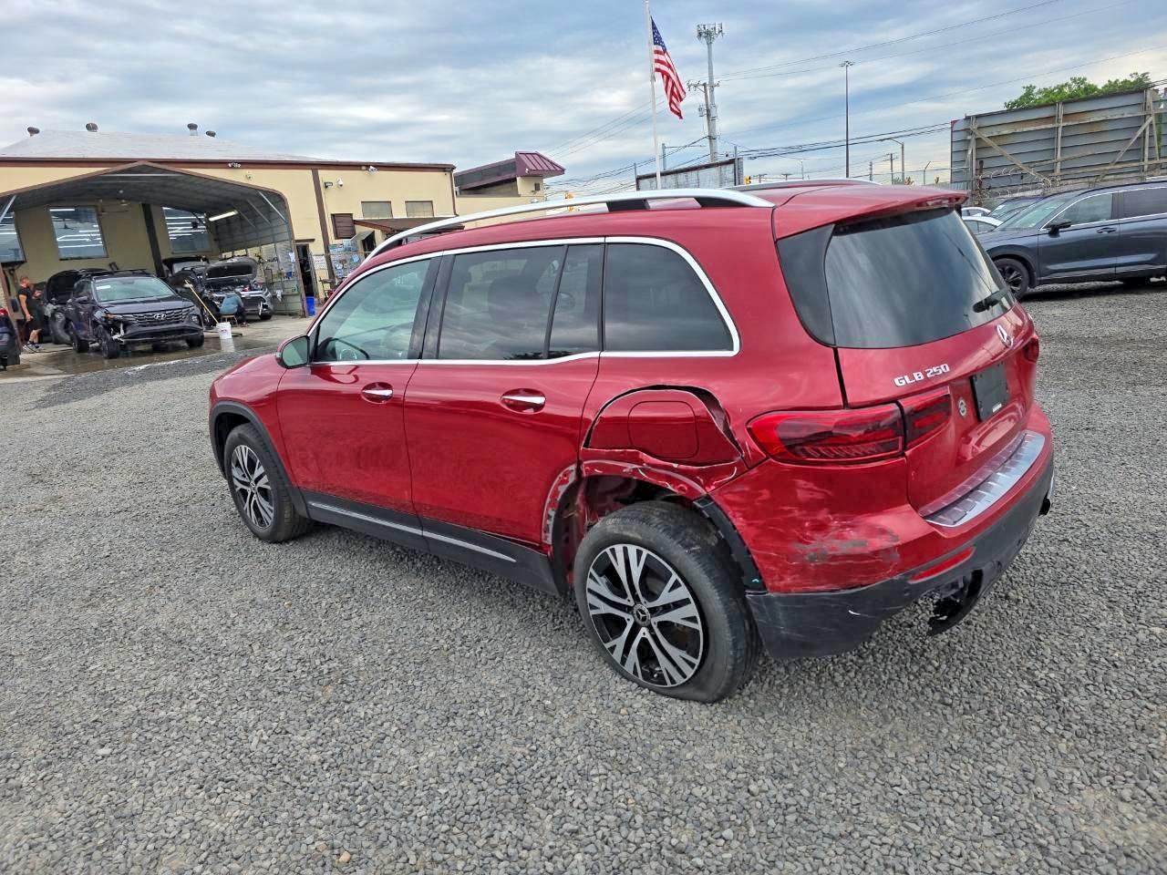 2024 Mercedes-Benz Glb 250 4Matic - Image 2