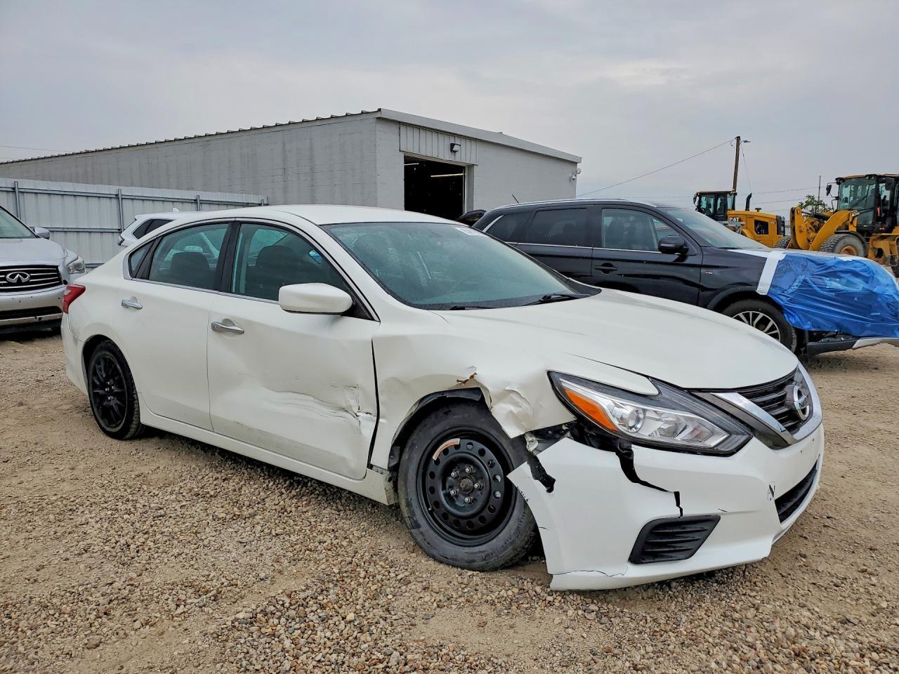 2016 Nissan Altima 2.5 S - Фото 4