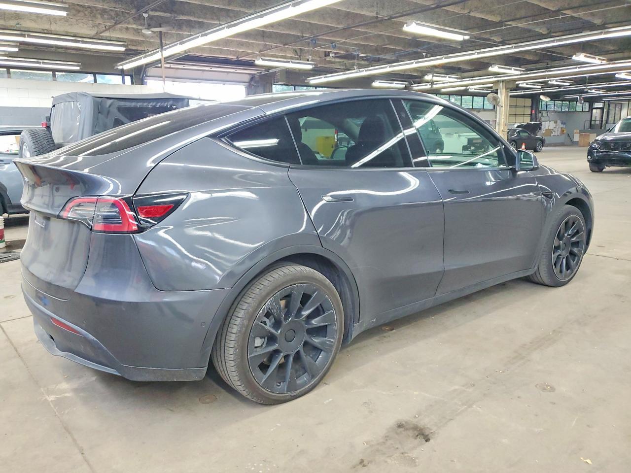 2021 Tesla Model Y - Image 3