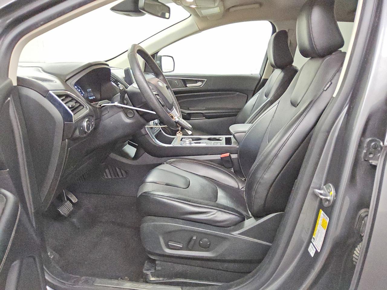 2022 Ford Edge Titanium - Image 7