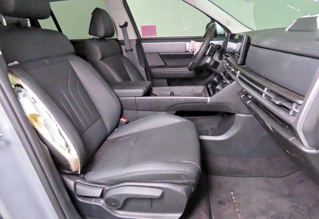 2025 Hyundai Santa Fe Sel - Image 5
