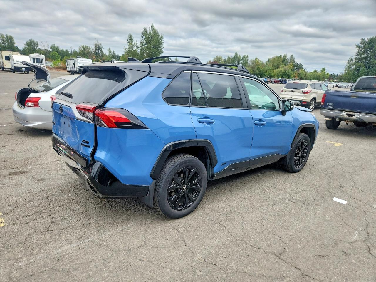 2024 Toyota Rav4 Xse - Image 3