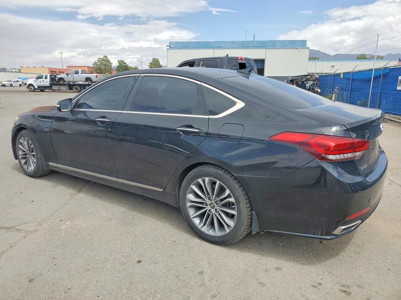 2016 Hyundai Genesis 3.8L - Фото 2