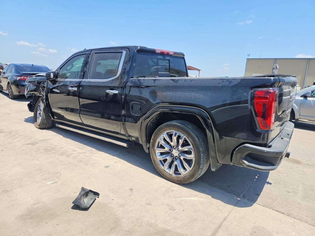 2024 GMC Sierra K1500 Denali - Image 2