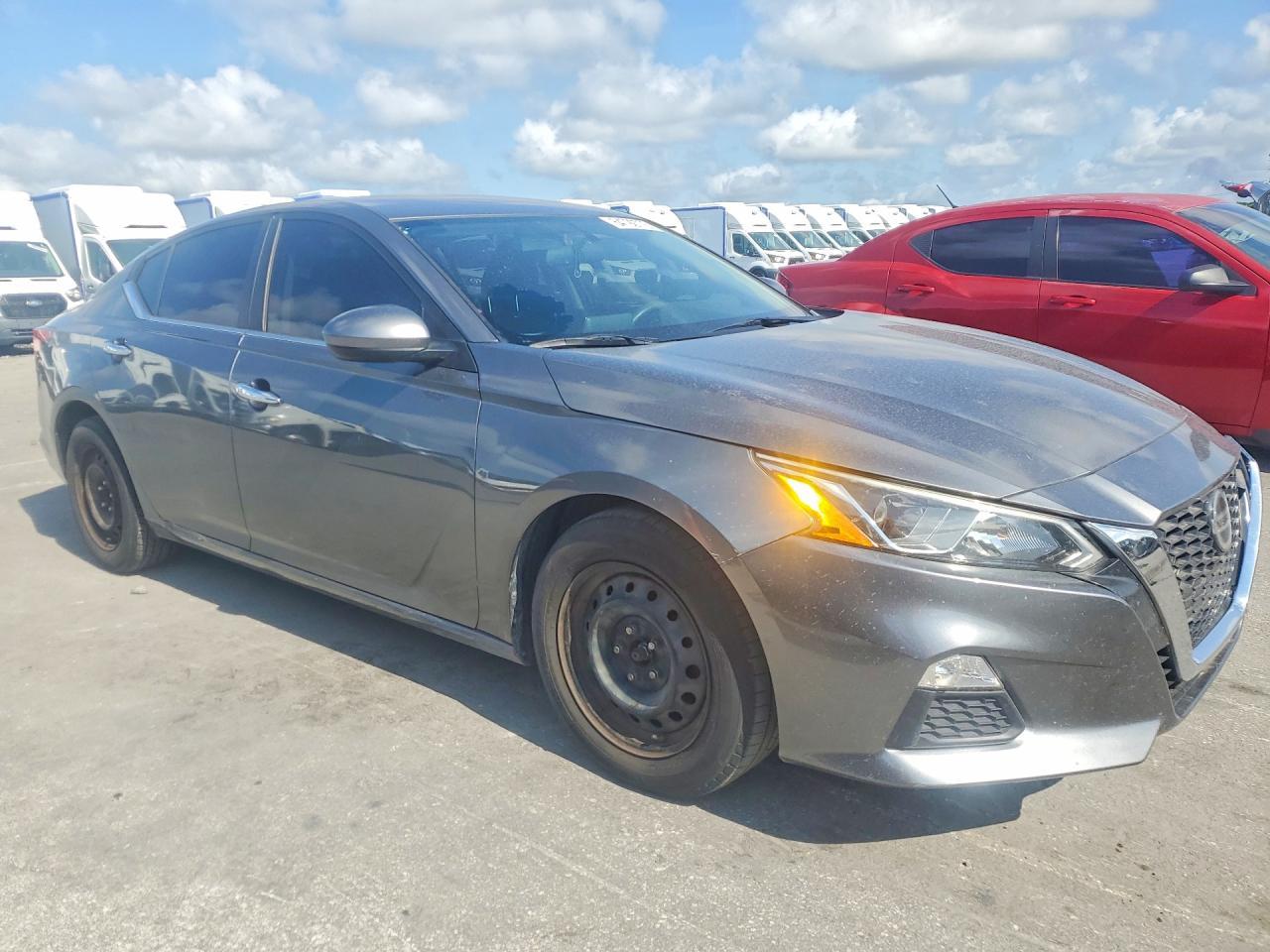 2020 Nissan Altima S - Image 4