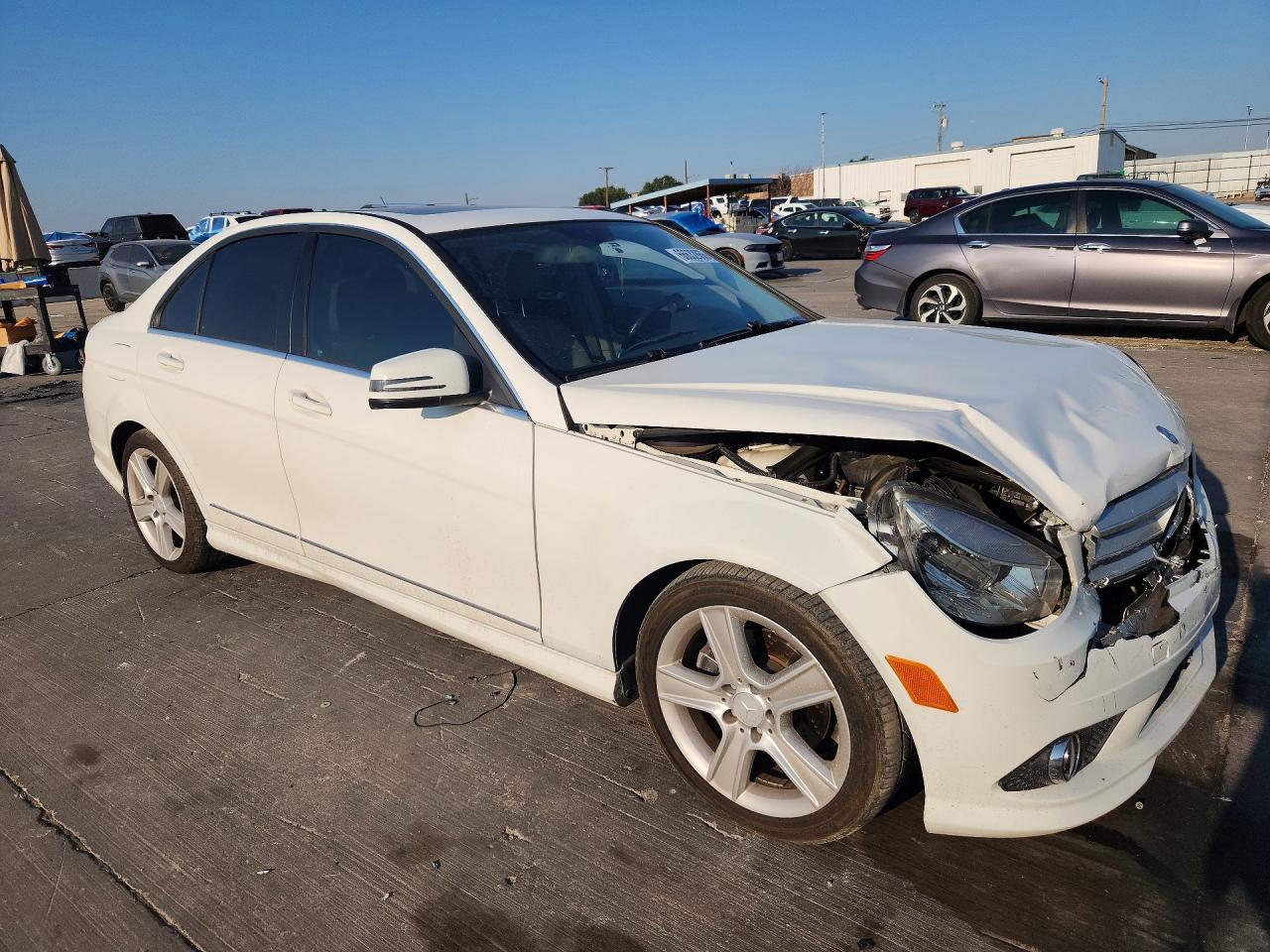 2010 Mercedes-Benz C 300 - Фото 4