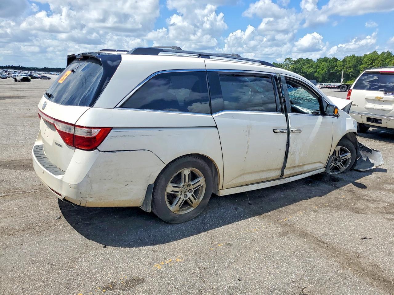 2013 Honda Odyssey Touring - Фото 3