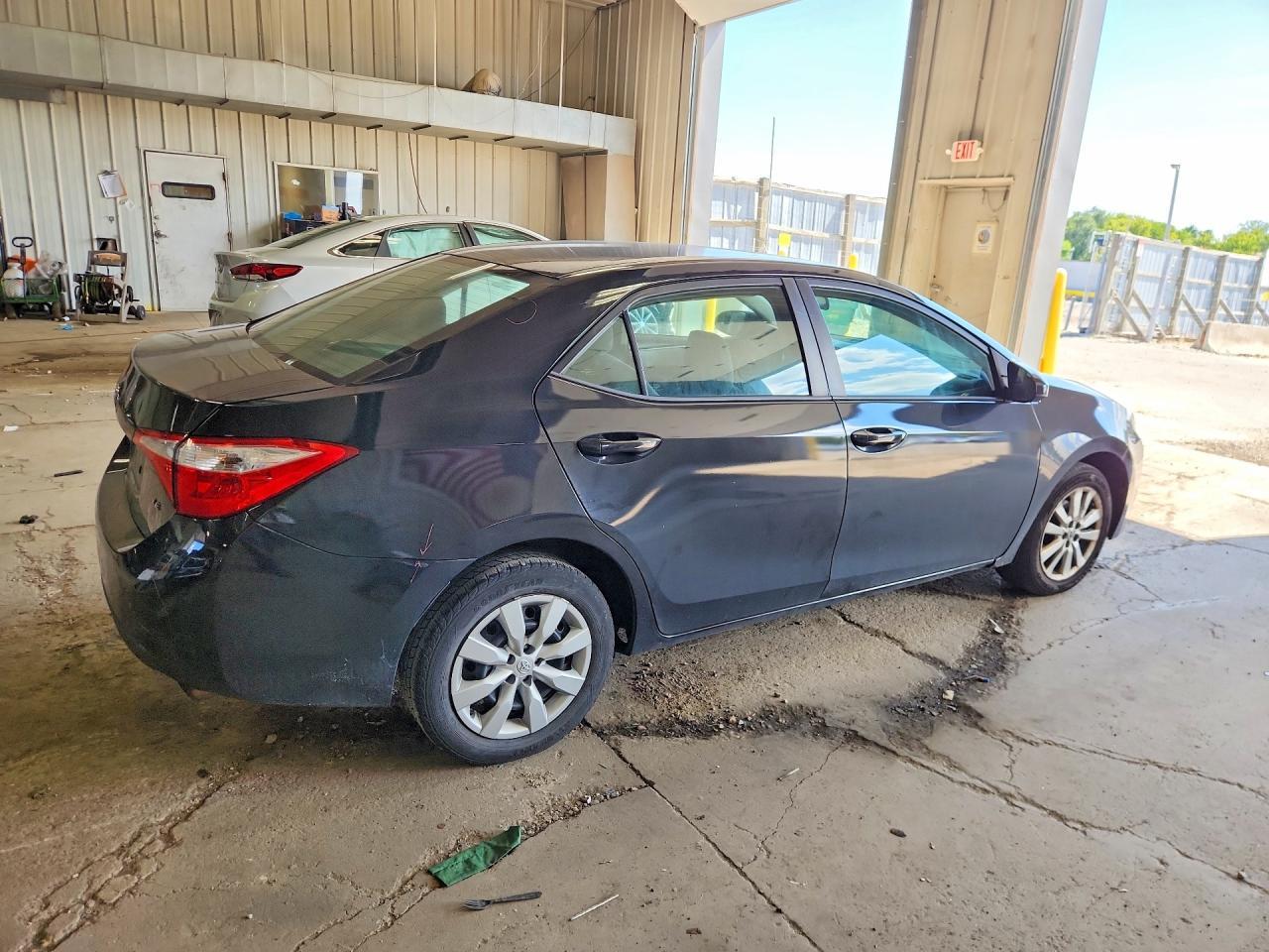 2016 Toyota Corolla Le - Фото 3