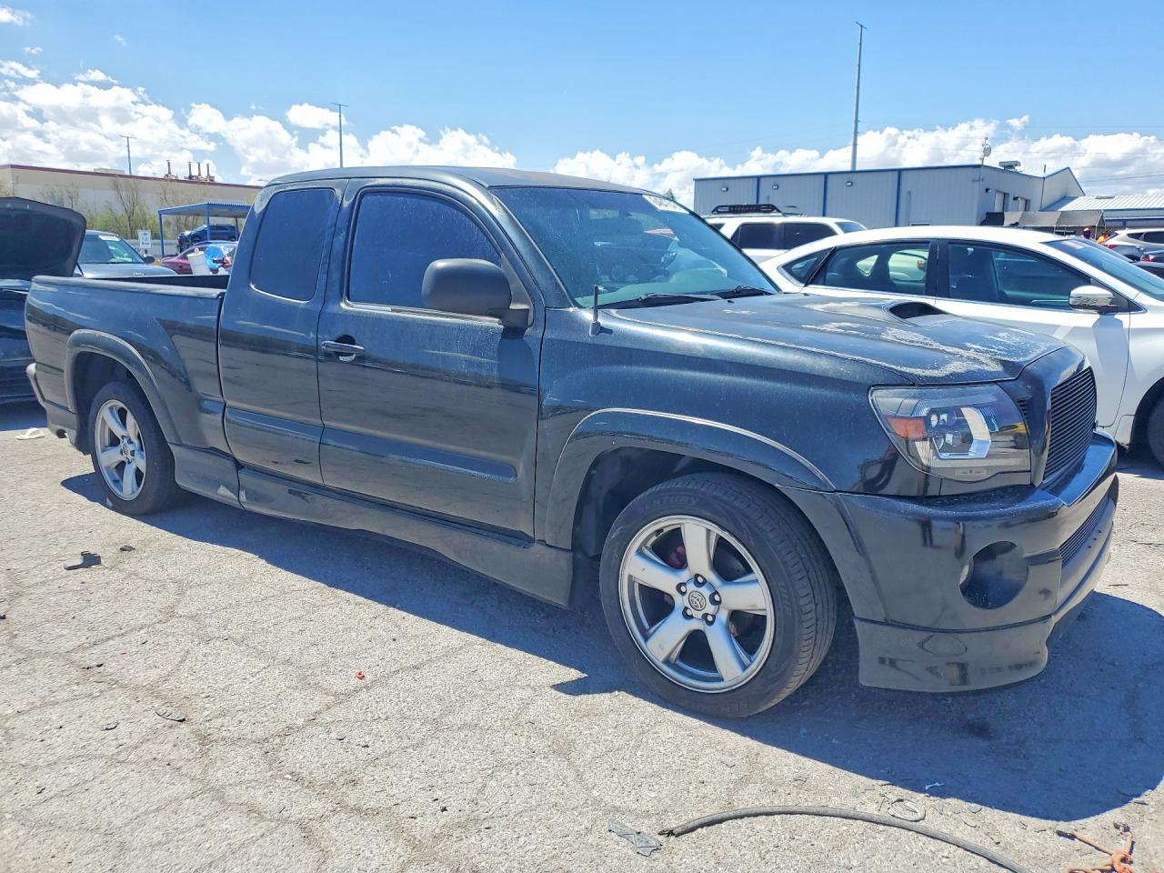 2005 Toyota Tacoma X-Runner V6 - Image 4