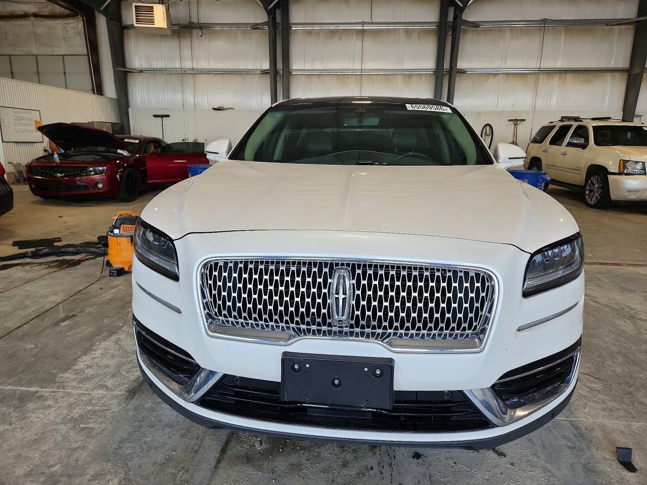 2019 Lincoln Nautilus Reserve - Фото 5