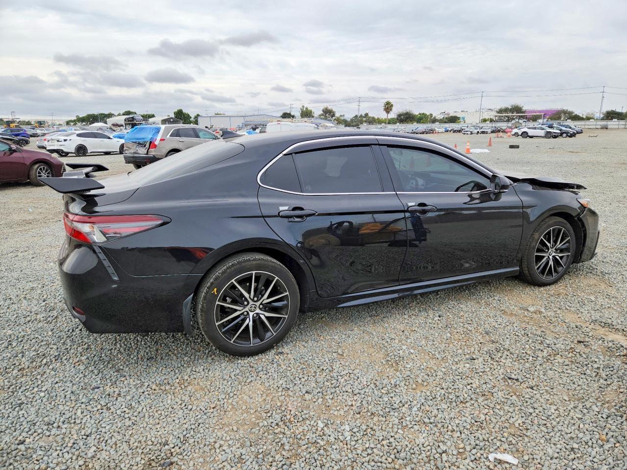 2023 Toyota Camry Se - Фото 3