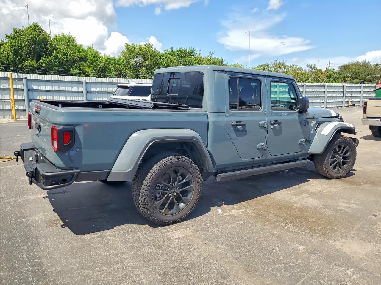 2025 Jeep Gladiator Sport - Фото 3