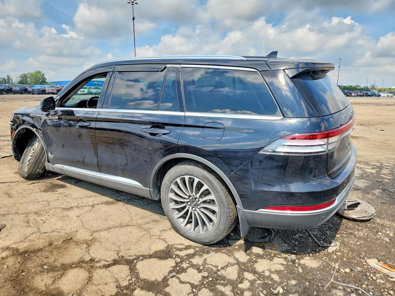 2022 Lincoln Aviator - Фото 2