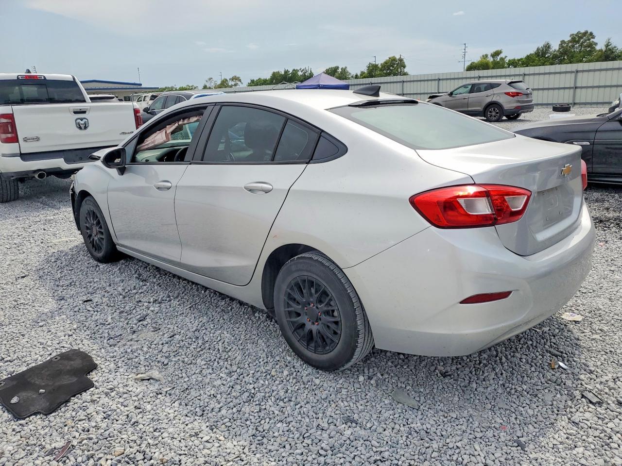 2018 Chevrolet Cruze Ls - Фото 2