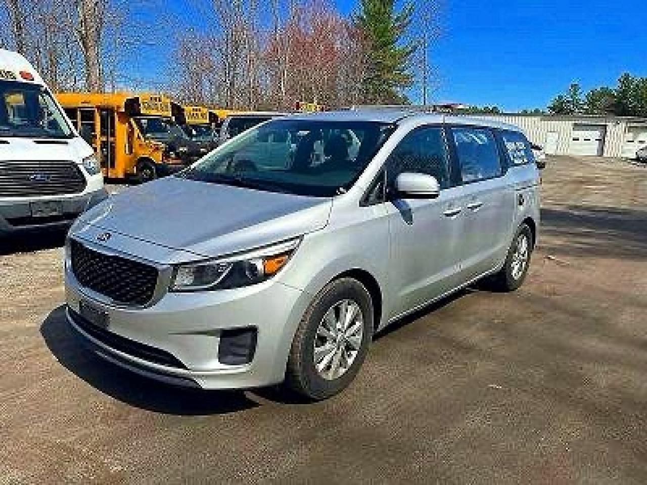 2018 Kia Sedona L - Фото 2