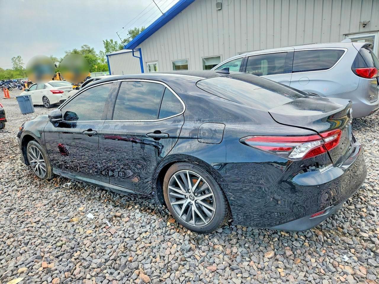 2022 Toyota Camry Xle - Image 2