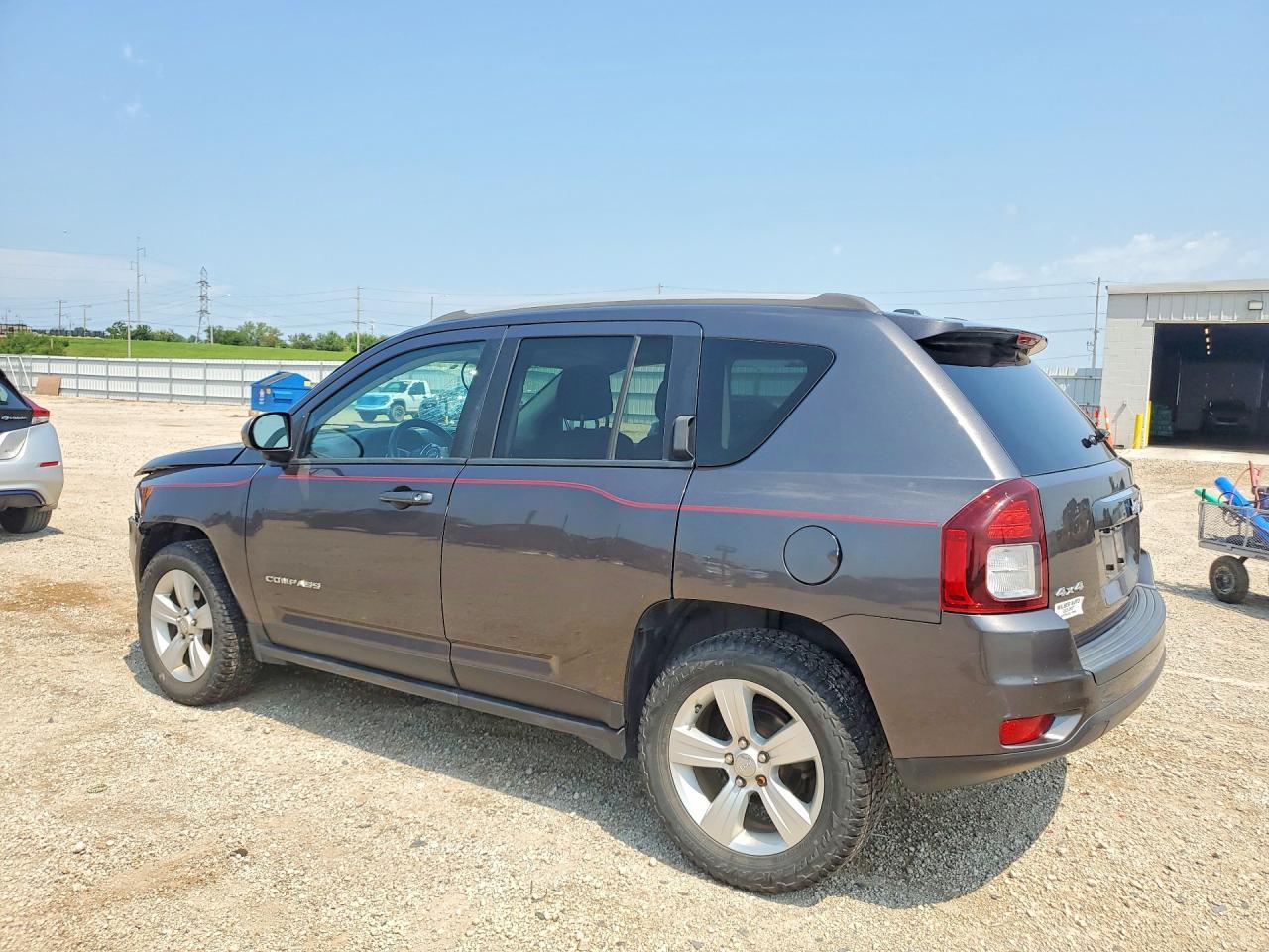 2017 Jeep Compass Latitude - Image 2