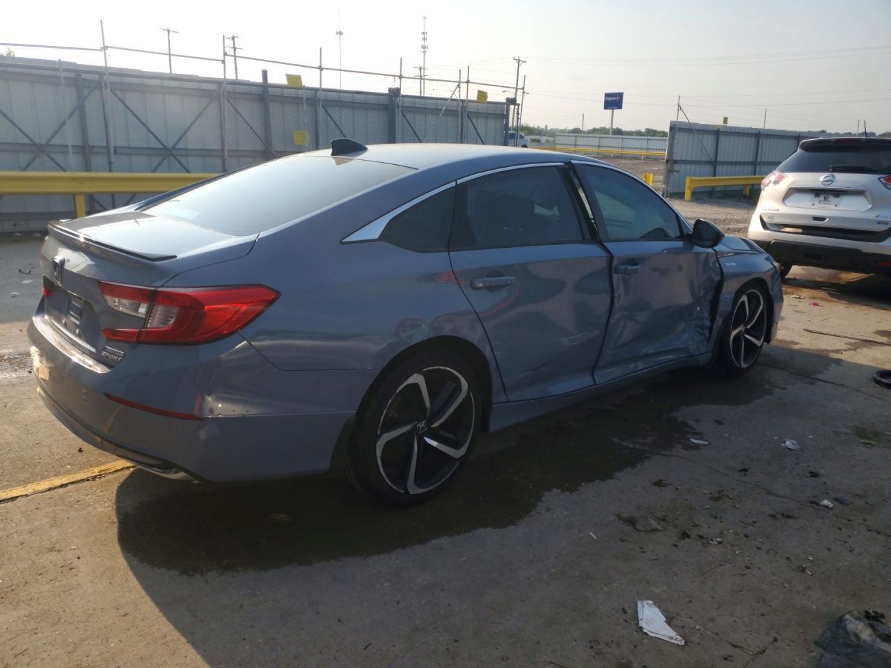 2022 Honda Accord Hybrid Sport - Image 3