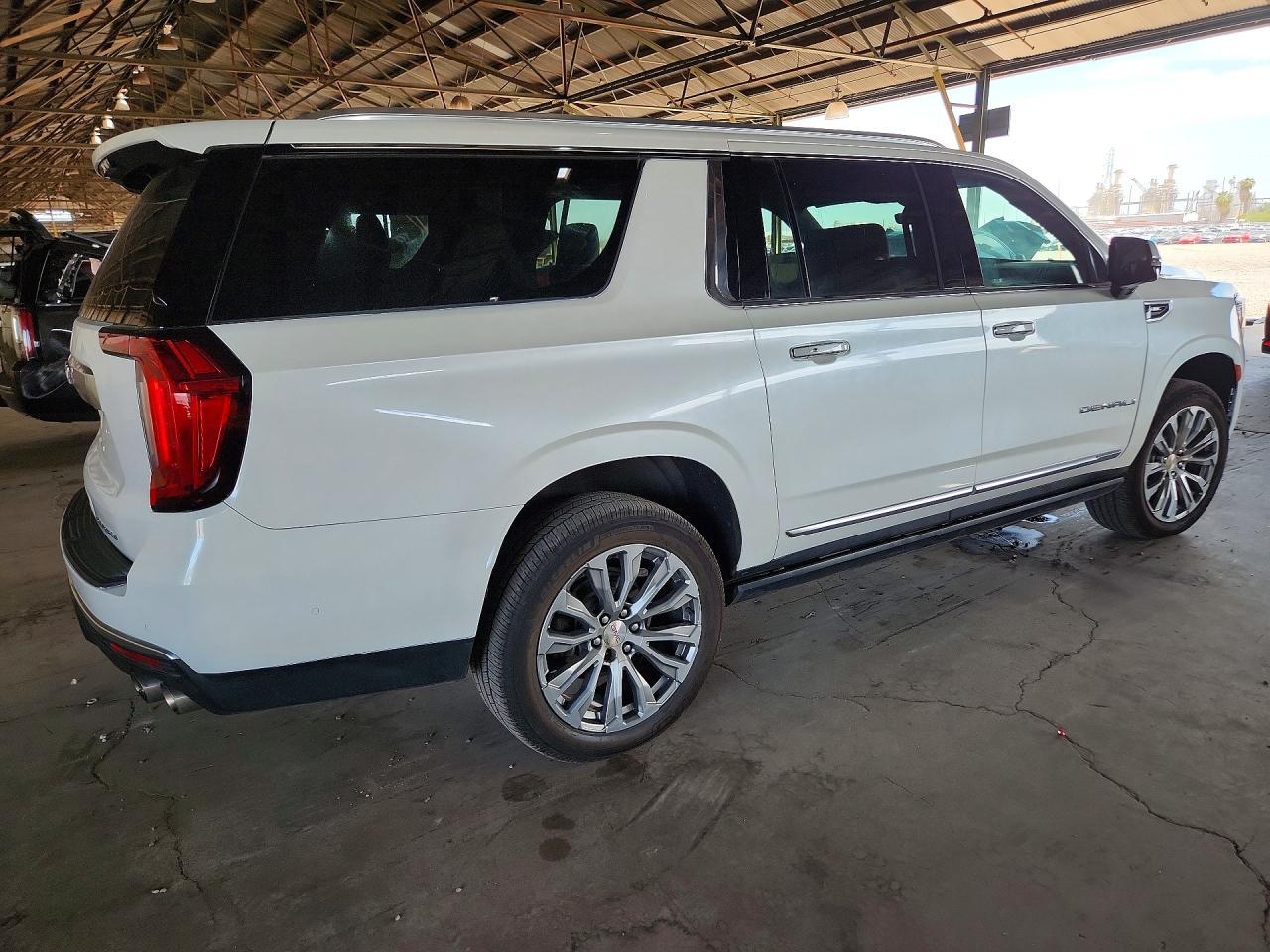 2023 GMC Yukon Xl - Фото 3