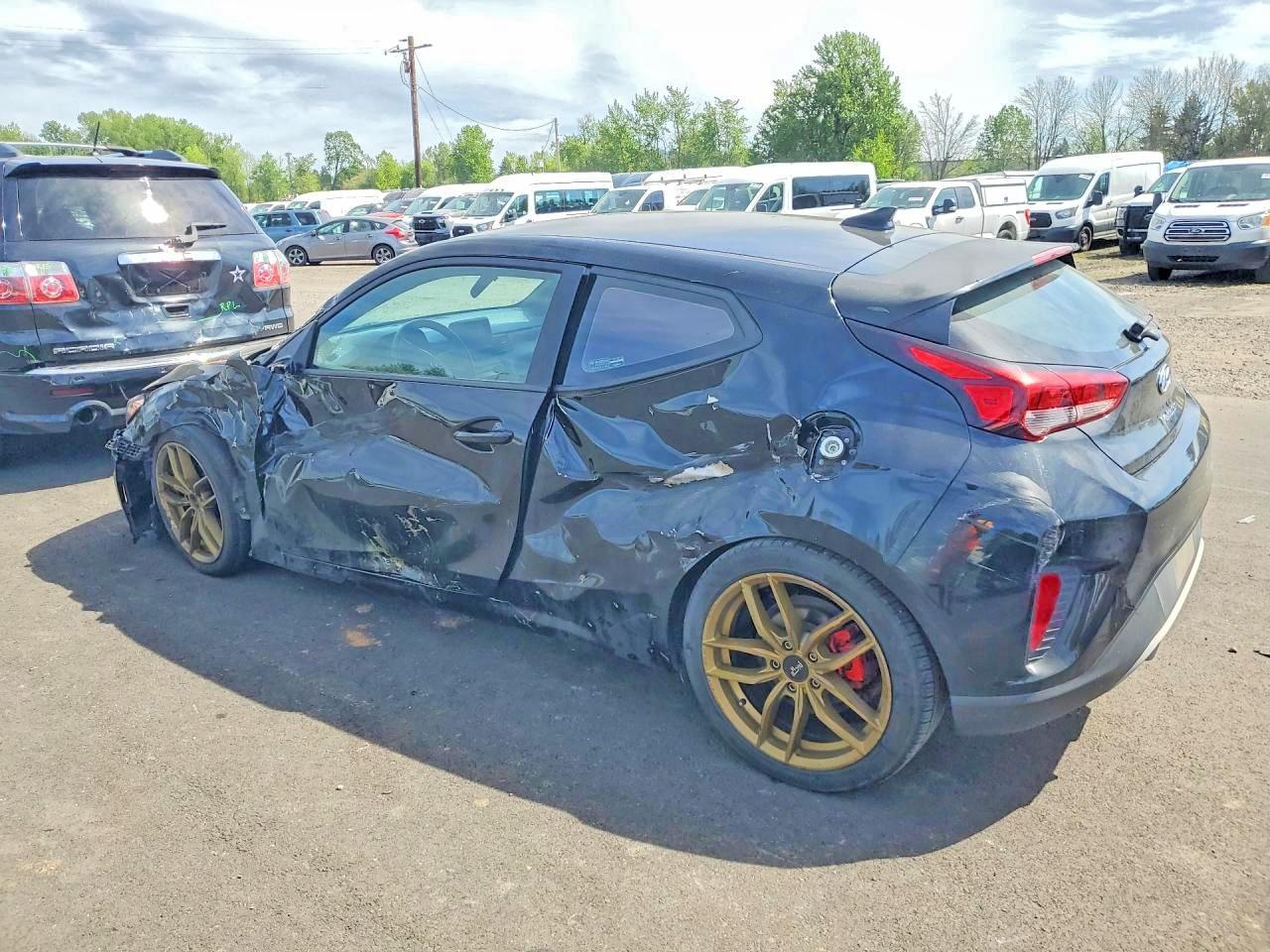 2016 Hyundai Veloster Base - Фото 2