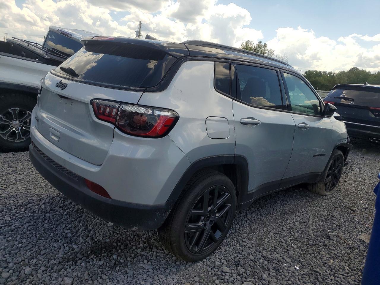 2026 Jeep Compass Limited - Фото 3