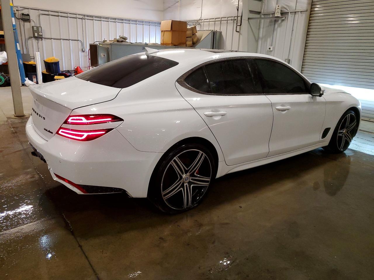 2023 Genesis G70 3.3T Standard - Фото 3