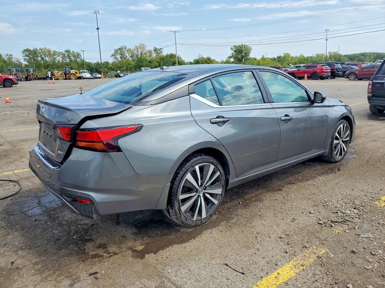 2020 Nissan Altima Sr - Image 3