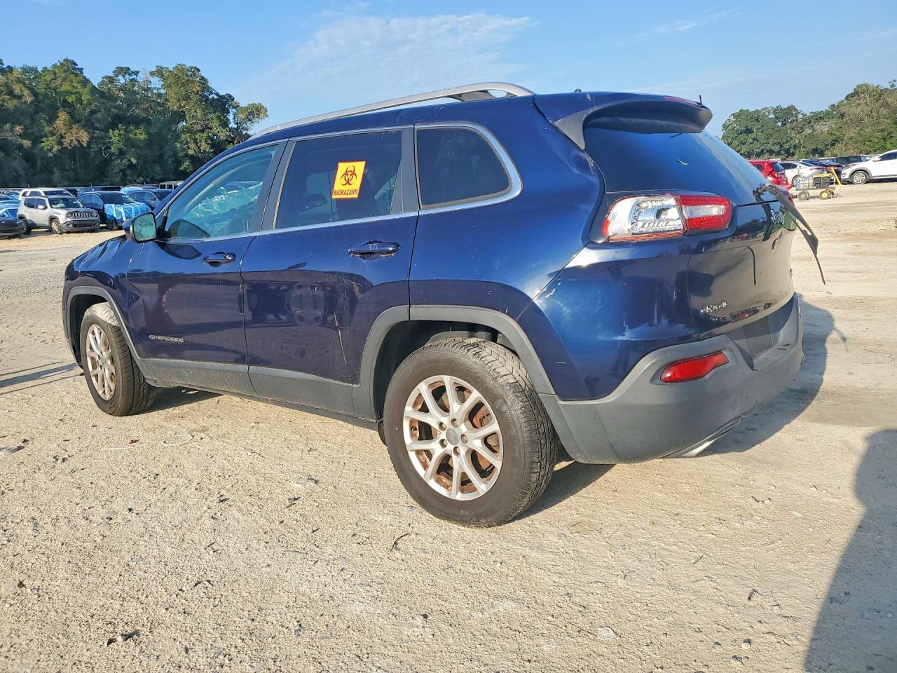 2016 Jeep Cherokee Latitude - Фото 2