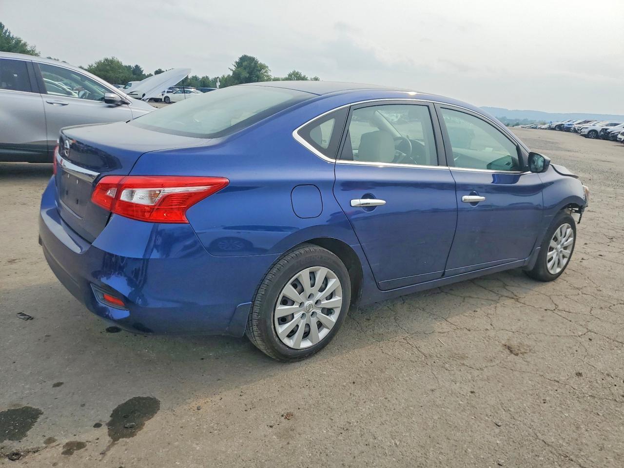 2017 Nissan Sentra S - Фото 3
