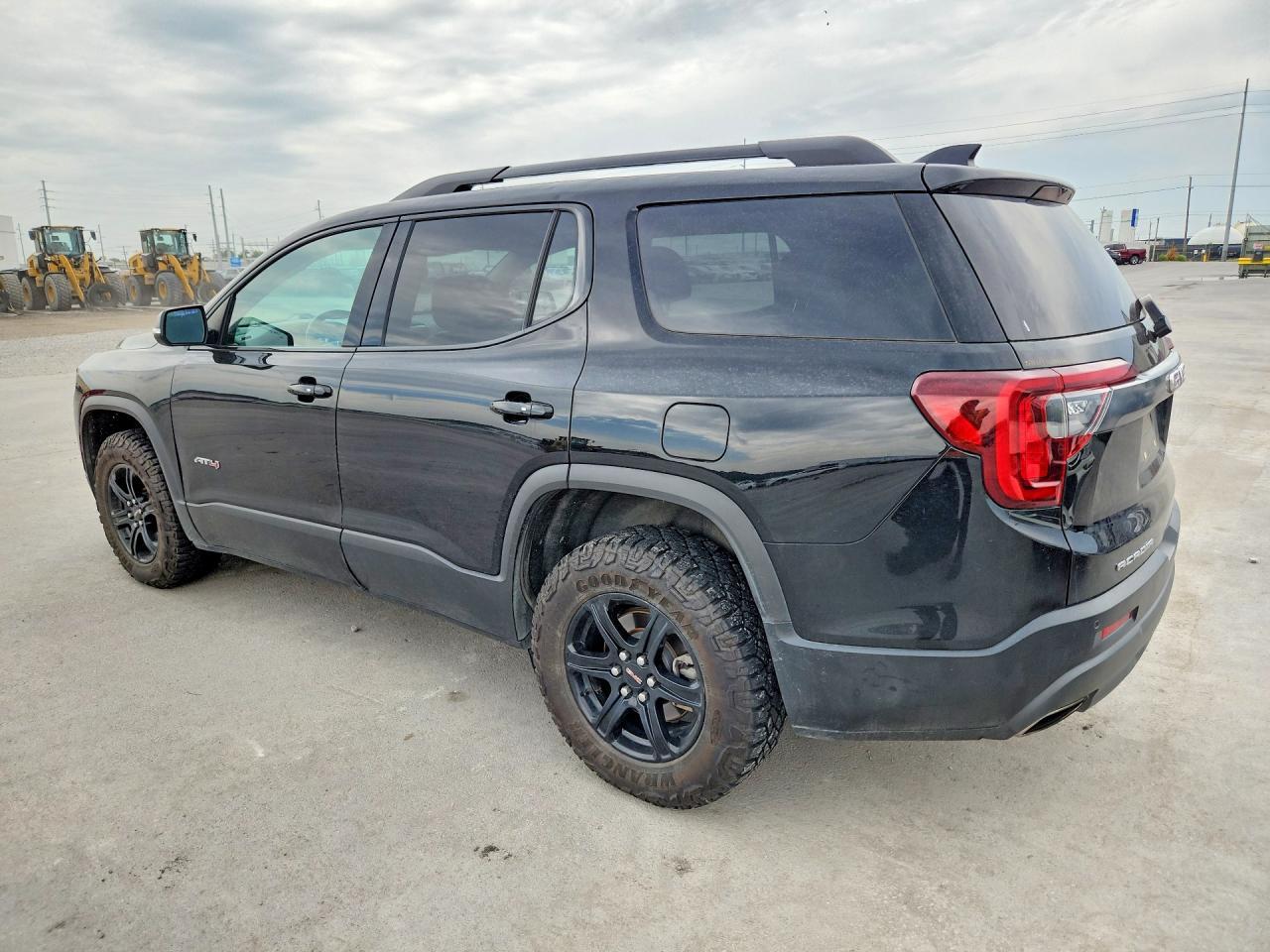 2021 GMC Acadia At4 - Фото 2