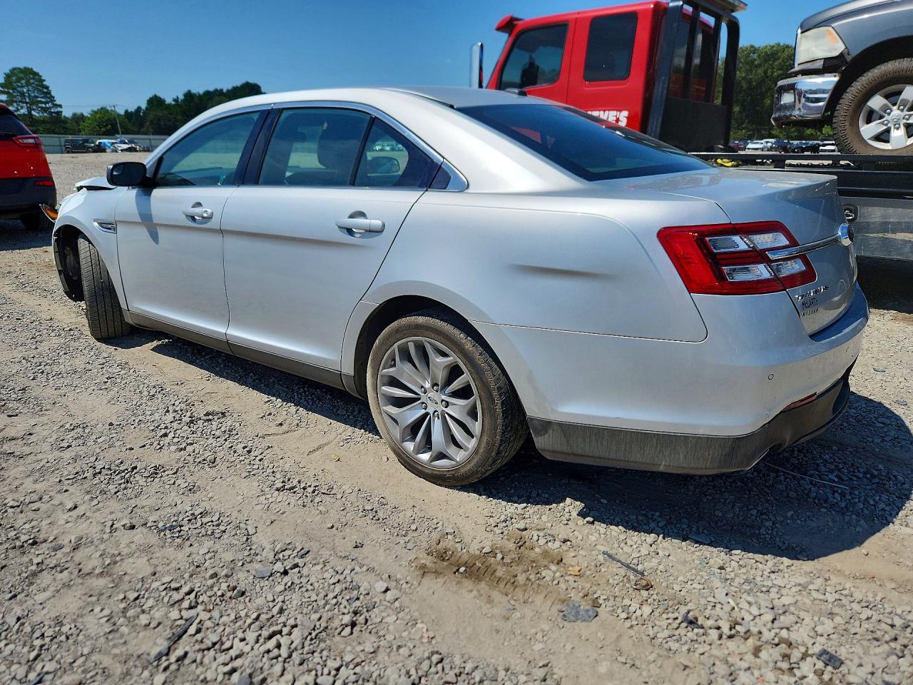 2016 Ford Taurus Limited - Фото 2