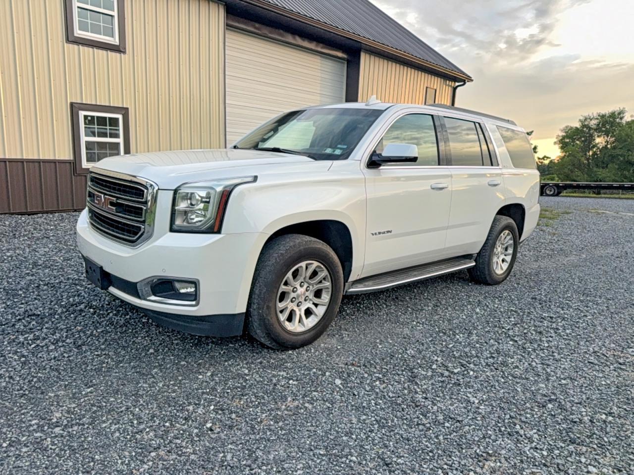 2016 GMC Yukon Slt - Image 2