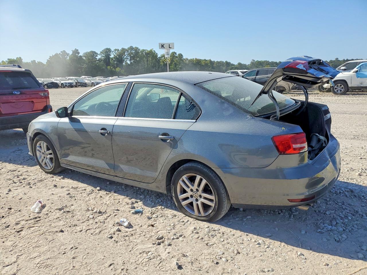 2017 Volkswagen Jetta S - Фото 2