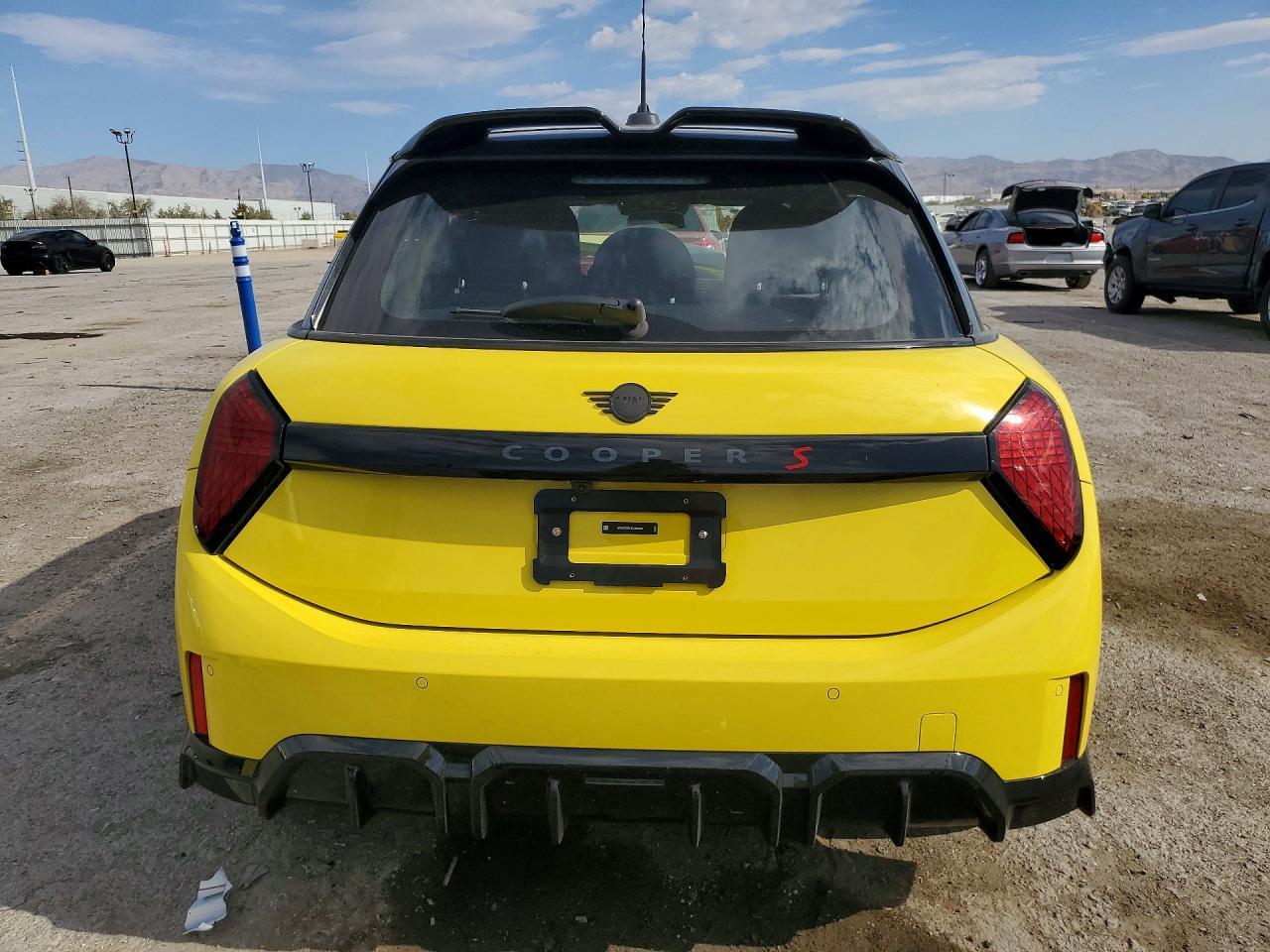 2025 Mini Cooper S - Фото 6