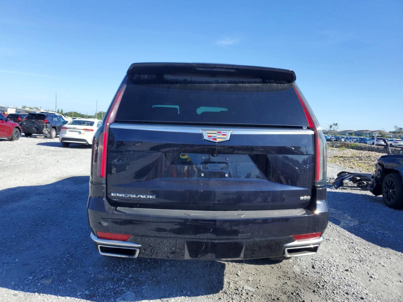 2022 Cadillac Escalade Luxury - Image 6