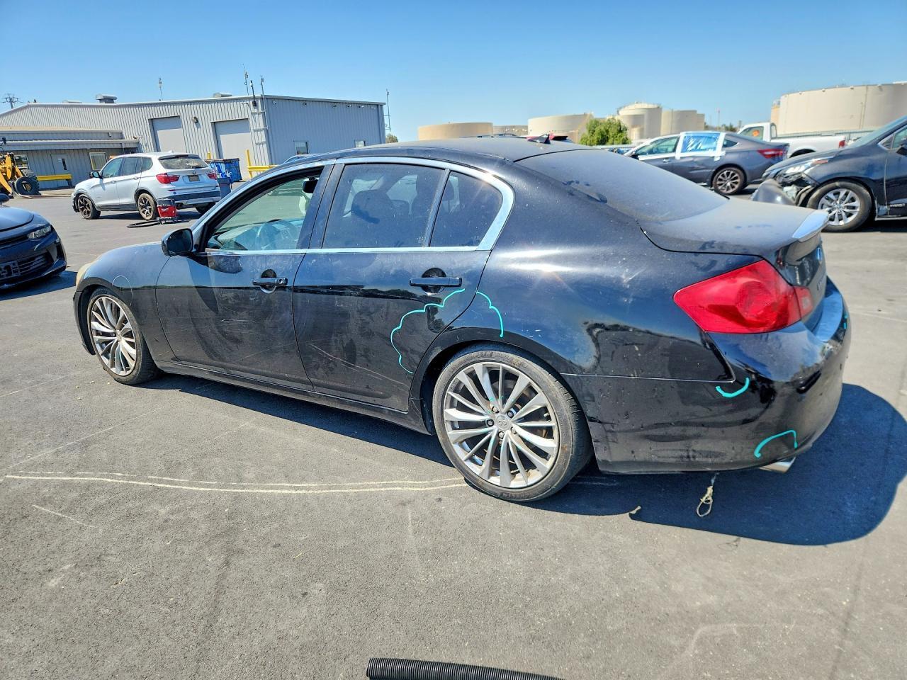 2010 Infiniti G37 Sedan X - Image 2
