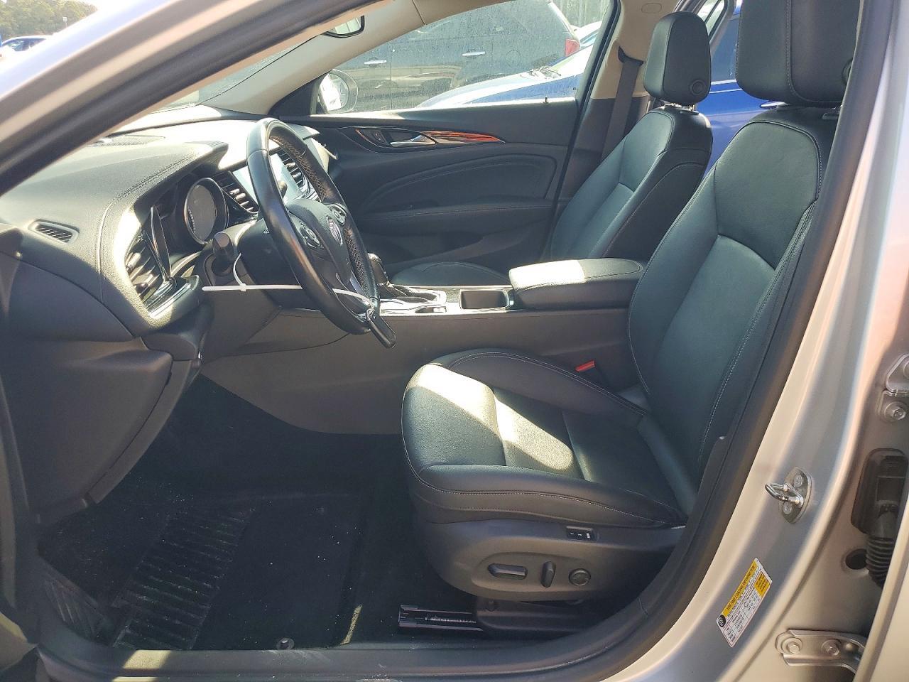 2018 Buick Regal Essence - Image 7