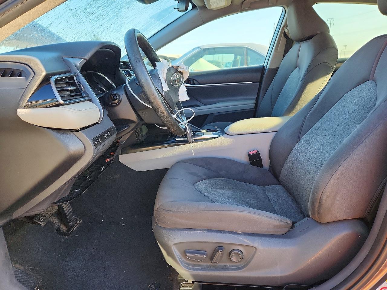2019 Toyota Camry Le - Image 7